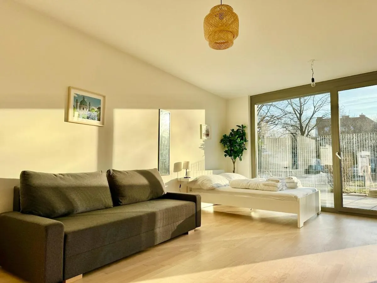 Bright Maisonette With Garden & Free Parking contacts